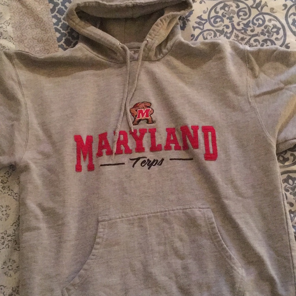 Maryland University sweatshirt